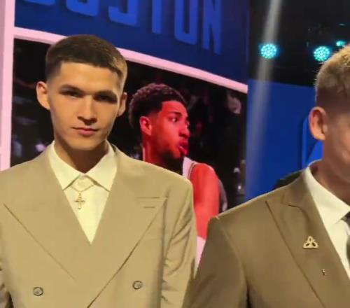 NBA选秀大年啊!小绿屋选秀热门新秀们合影!