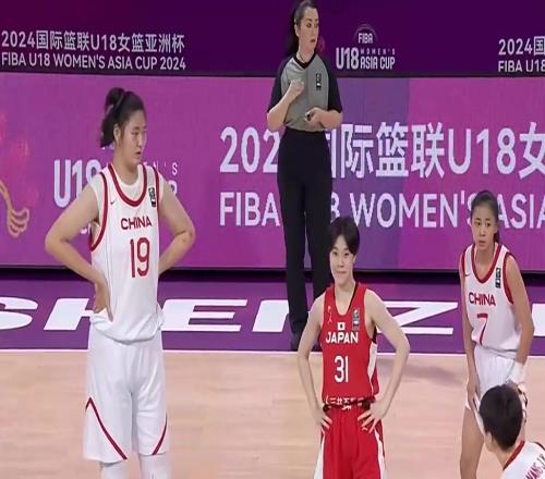 笑死!日本女篮1米7出头队员和2米26的张子宇跳球,自己都忍不住乐了!