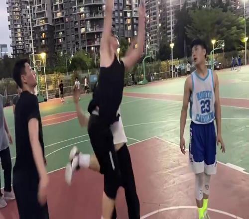 每次防守都故意犯規!野球場遇到這種選手真的會惱火!
