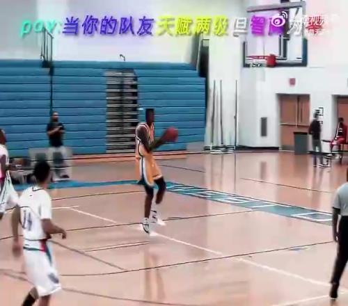 不太聪明的样子!恩比德早年没进NBA前就是这样打球的