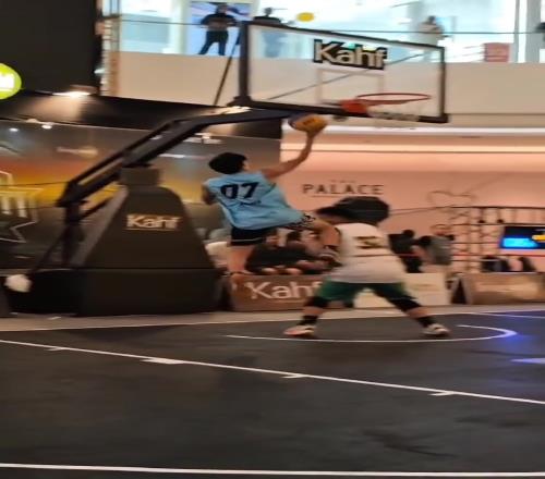 这个动作就在NBA也很少见诶!