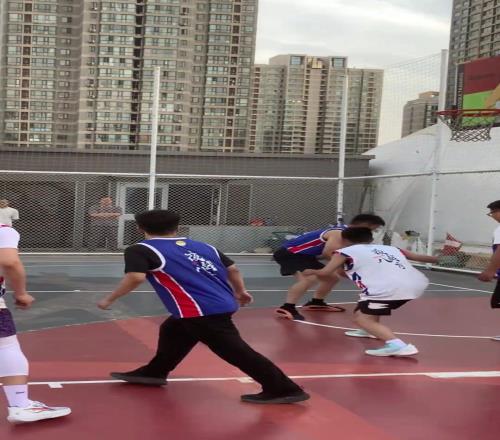 碟中谍2!这哥们怕是赌球了篮下居然连续这么多空位不进