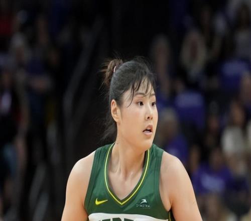女版李月汝！余嘉豪棄CBA高薪投奔西甲韓旭李夢真該學(xué)學(xué)他們