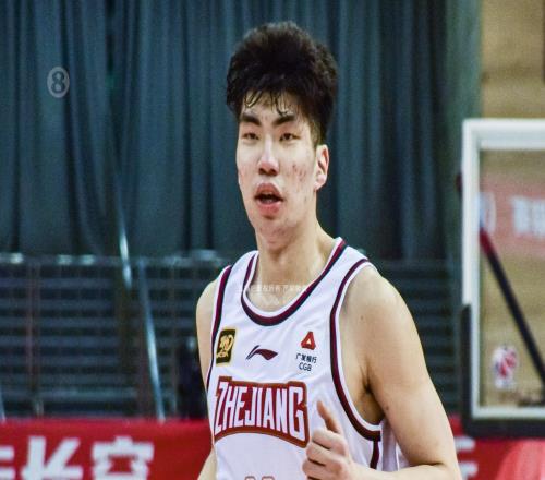 留在CBA待遇会比去西甲更好余嘉豪：这不是钱的事