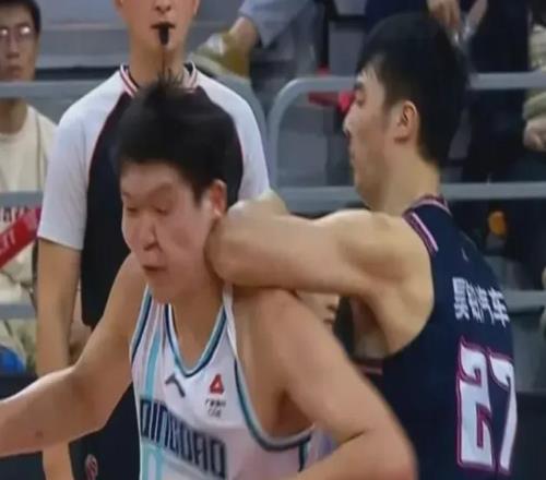 不打了！22歲內(nèi)線退出CBA！廣東男籃已經(jīng)確認(rèn)解約