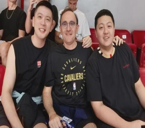 辽宁男篮塞翁失马！两大新星收欧洲橄榄枝！杨鸣不装摊牌了