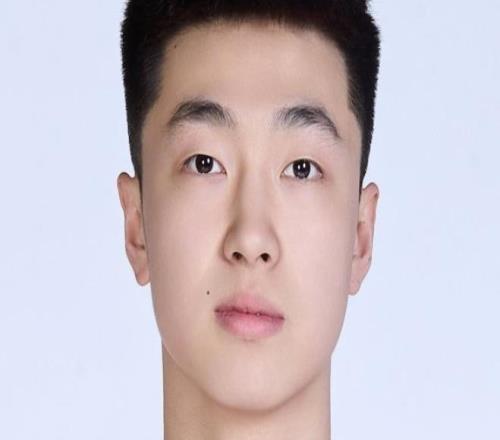 塞翁失馬這樣用楊鳴宴請(qǐng)群毆涉事球員用行動(dòng)表達(dá)對(duì)籃協(xié)不滿