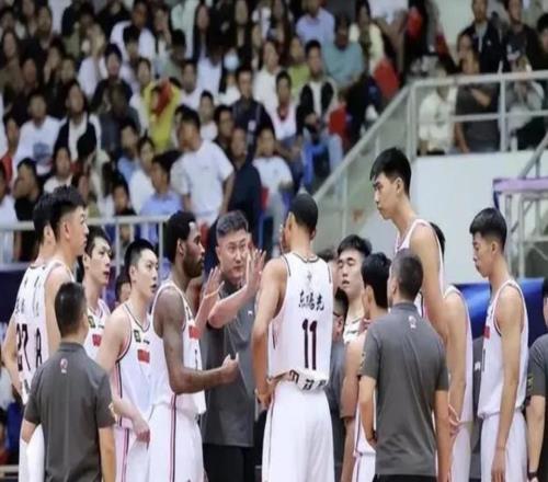 不续约广东内线新星社媒认证引猜测曾和杜锋有严重冲突