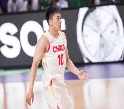 20岁小将成国家队真大腿！5投5中，正负值全场最高，就问还有谁