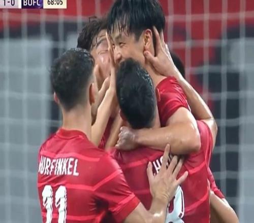 四川足球历史一刻！蓉城亚冠队史首球，杨明洋建功，徐正源狂喜