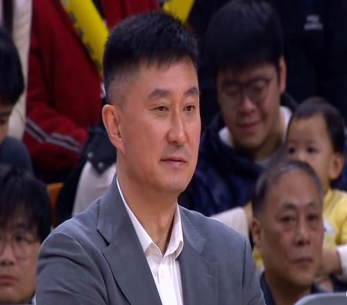广东队收获意外之喜！射手变成“篮板王”，杜锋也是乐了