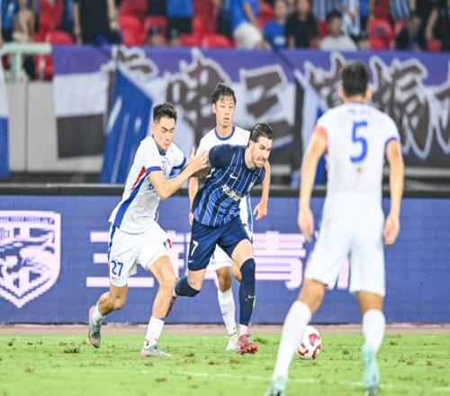 中超爭冠格局大亂：榜首易主，前4差距最多2分，競爭白熱化