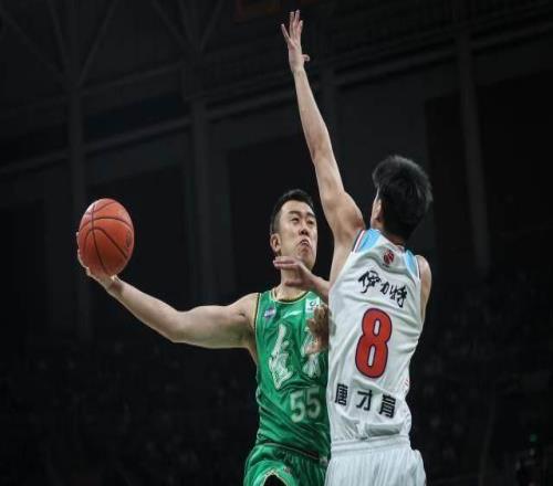 韓德君、任駿飛新賽季均未注冊多位老將告別CBA