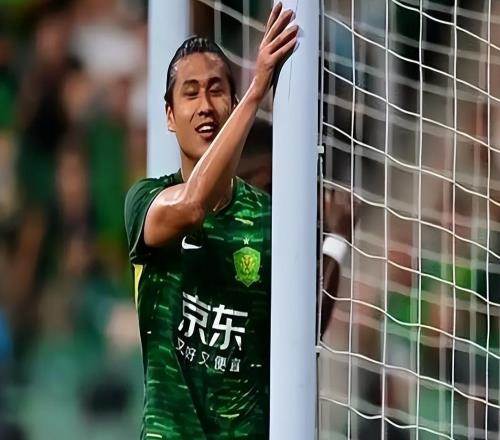張玉寧和北京球迷的沖突，撕下了中國(guó)男足最溫柔的“偽裝”