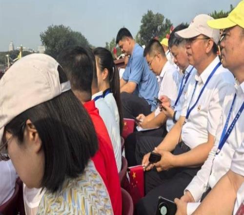 無上榮耀！姚明參加九三閱兵儀式太顯眼卸下重負他笑容多許多