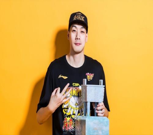 正式退役！CBA名將擔(dān)任廣東助教，輔佐杜鋒