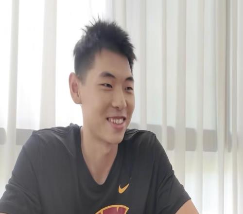 崔永熙：廣東的節(jié)奏跟我在NBA一樣很快，未來(lái)想在一二三號(hào)位搖擺