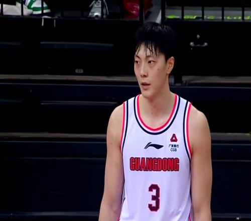 廣東隊3消息：胡明軒赴美特訓，拿下第3外援，焦泊喬將迎來復出