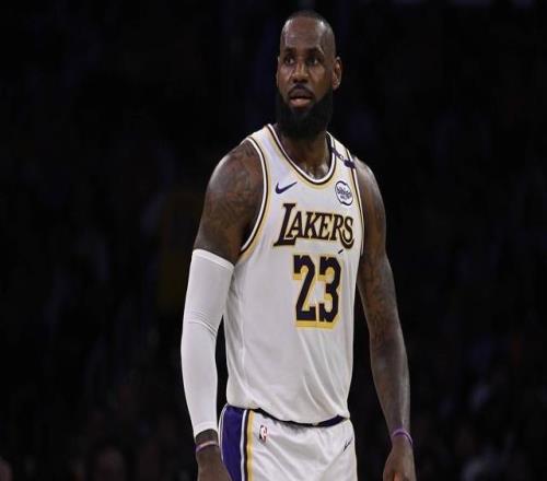 即將開啟第23季！Windhorst：詹姆斯還未決定新賽季是否最后一舞