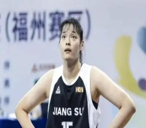 兩戰(zhàn)凈勝135分！兩米高塔穩(wěn)定發(fā)揮又冒尖26歲AMVP也難入女籃一隊(duì)