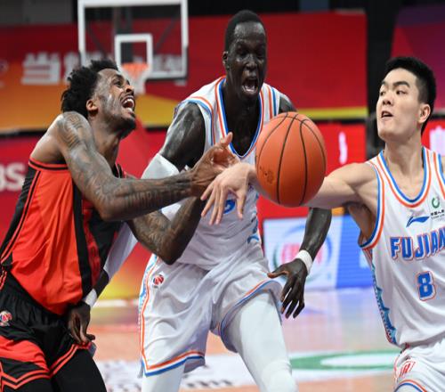 一身MVP級的天賦，場均卻僅4+2，才24歲就被NBA淘汰