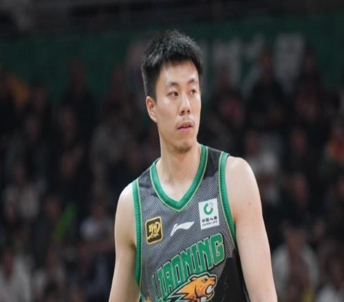 即將扮演新角色！上海男籃期望很高，張鎮(zhèn)麟需要努力！