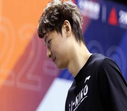 王哲林：15年賽季報銷后身體跟不上NBA強(qiáng)度，錯過了機(jī)會