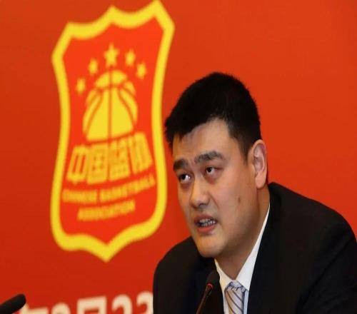 45歲的姚明開始領(lǐng)養(yǎng)老金了，每年15.7萬元