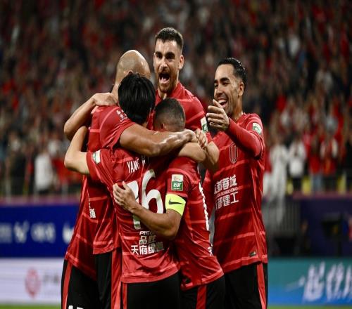 成都蓉城主场3比1力克梅州客家，继续在积分榜上紧追上海海港