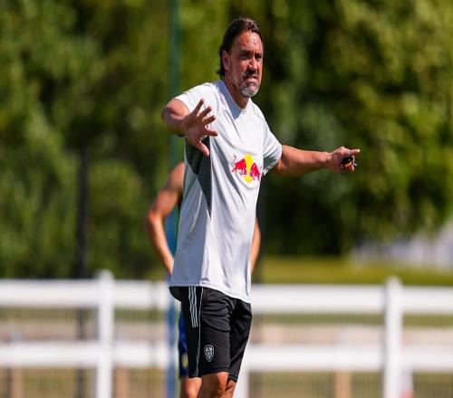 利兹联主帅:所有球员都能出场,贾斯汀有潜力成为英超球星