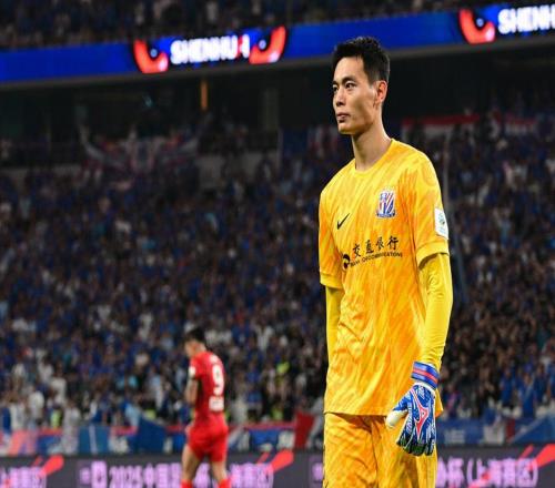 缺席訓練！曝25歲主力門將遭申花“三停”，上輪中超賽后通宵泡吧