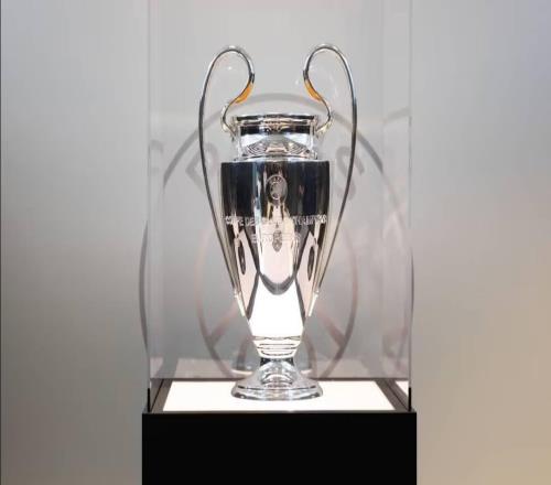 巴黎官方：欧冠奖杯将在王子公园球场不同区域巡回展出