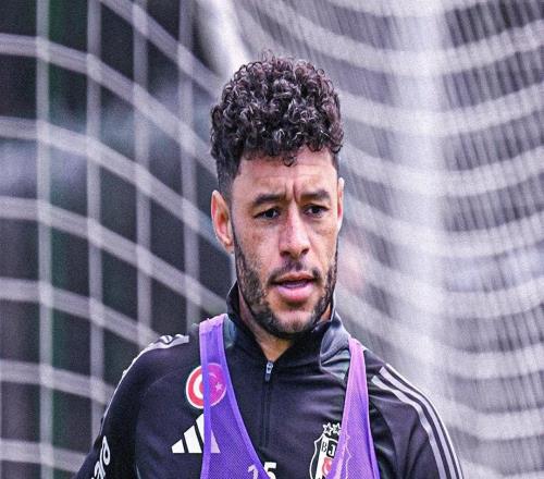 天空體育：張伯倫目前正在阿森納訓(xùn)練，同時(shí)籌劃下一步動(dòng)向