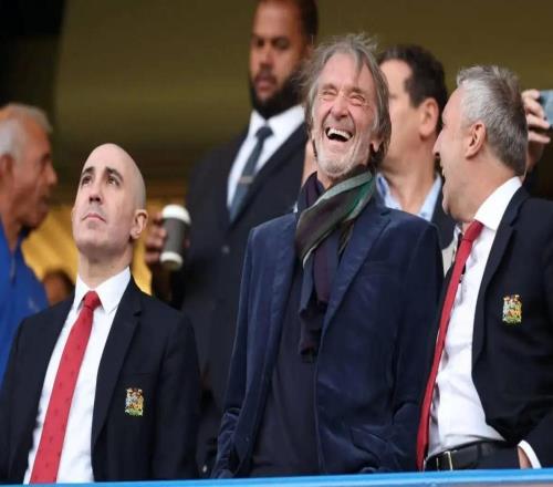 英媒：曼聯(lián)將在賽季結(jié)束后引入后衛(wèi)，并且已經(jīng)制定了時間表