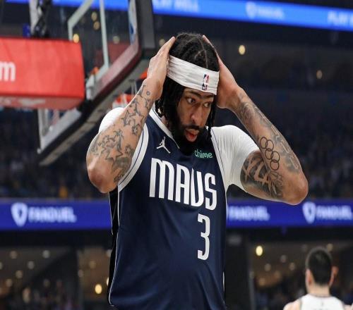 已連續(xù)缺席獨行俠8場比賽，記者：對陣開拓者濃眉仍出戰(zhàn)成疑