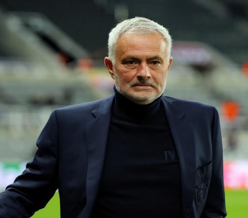 一場20，讓穆里尼奧終結(jié)6年等待！歐冠贏下生死戰(zhàn)，送4冠王8連敗