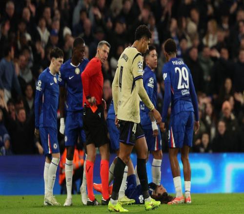 還是沒吸取教訓(xùn)，阿勞霍兩年半內(nèi)第四次染紅