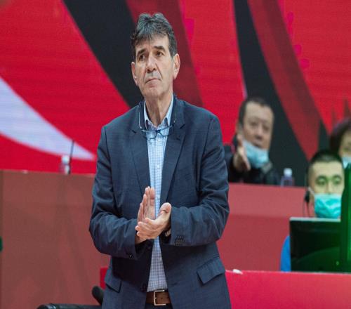 五支球隊換帥，CBA新賽季20隊主帥一覽