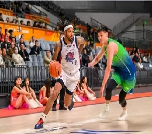 新援亮相！表現(xiàn)亮眼有短板，高速首勝！優(yōu)勢不在陣容藏隱憂