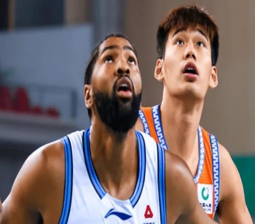 新疆開(kāi)會(huì)要對(duì)外援開(kāi)刀了對(duì)路易斯金做評(píng)估，只靠勞森太被動(dòng)了！