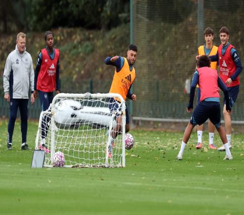 張伯倫：槍手擁有真正成功所需的一切道曼的行為舉止很成熟