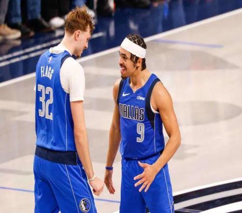 试训20支球队,落选,成为NBA新秀助攻王