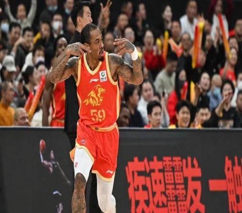 不是巴里布朗也不是塔克，浙江廣廈之所以能贏，其實(shí)這人才是關(guān)鍵