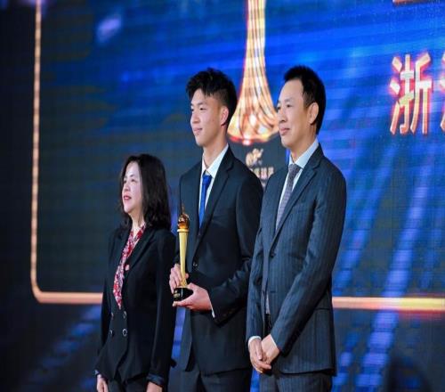 19歲王鈺棟放話：要率國足進(jìn)世界杯！連說2次“保密”暗示或留洋