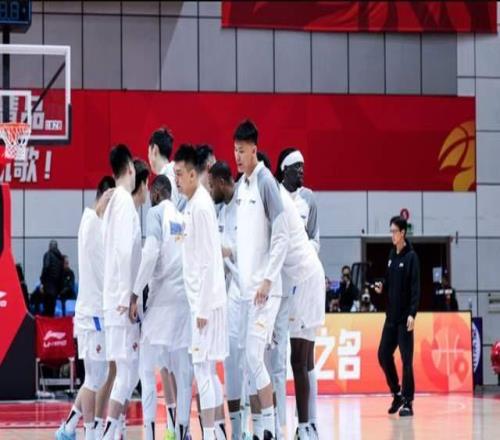 首发5人加起来154岁!潜力赛又遭吐槽,杨毅:北京首钢太有潜力了