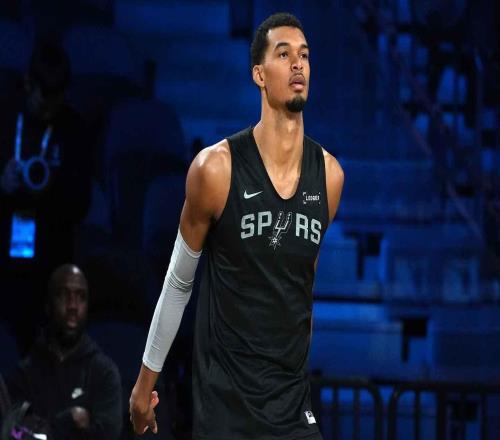 維克托文班亞馬能否在NBA杯中復(fù)出馬刺對(duì)陣?yán)做獋?bào)告