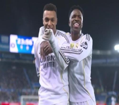 阿隆索長(zhǎng)記性了！重用皇馬24歲巨星+2場(chǎng)進(jìn)2球，居萊爾又首發(fā)被換