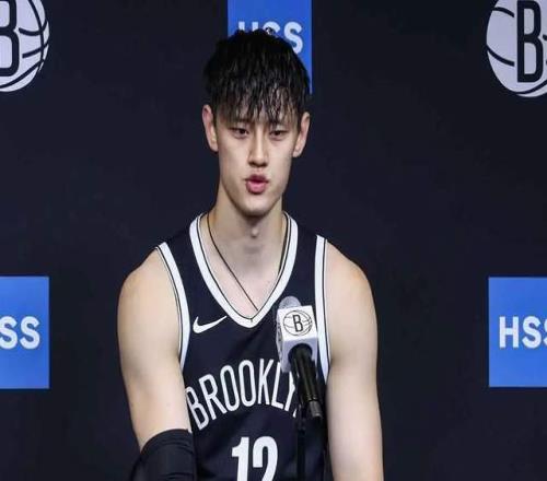 媒体人：曾凡博选择拒绝澳洲NBL合同，剩两条路回北京或去NCAA