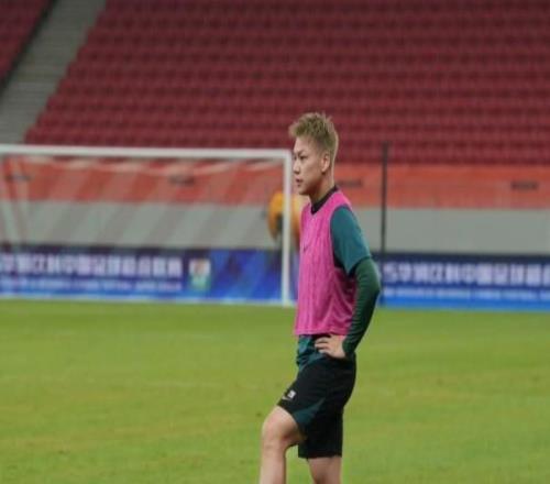 岳鑫告別浙江隊：那些并肩作戰(zhàn)的時光，就當(dāng)作最珍貴的饋贈