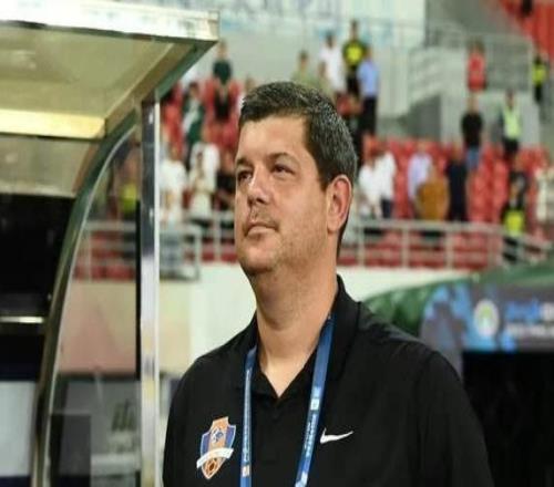 泰山棄將海港當成寶，沒轉會費海牛不續約李霄鵬反要降級隊主帥